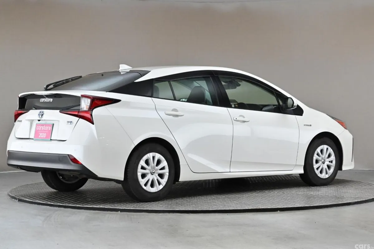 Toyota Prius Hatchback, Petrol Hybrid, 2020, White