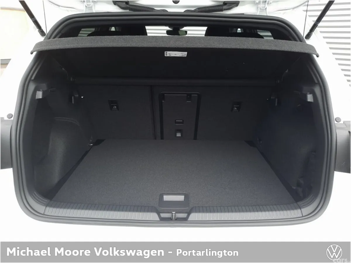 Volkswagen Golf Hatchback, Petrol, 2027, White