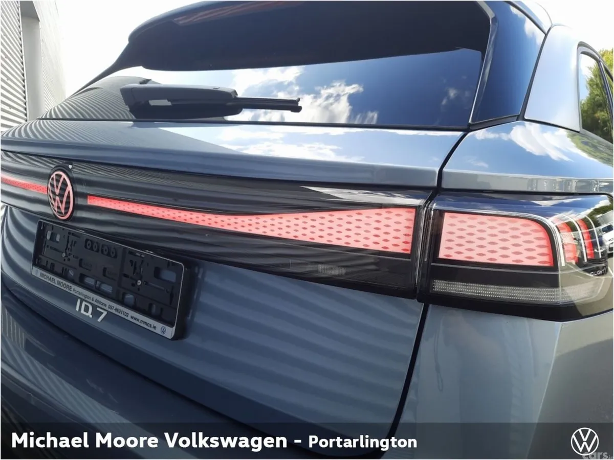 Volkswagen ID.7 Estate, Electric, 2027, Blue
