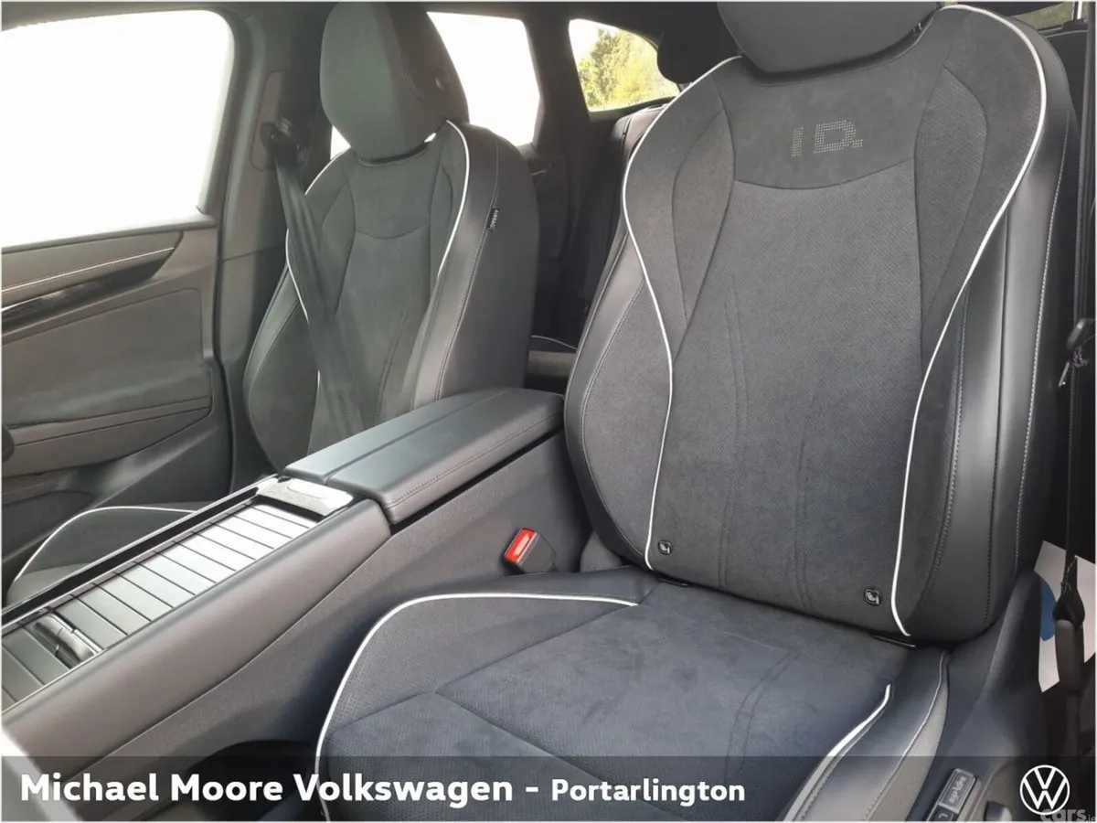 Volkswagen ID.7 Estate, Electric, 2027, Blue