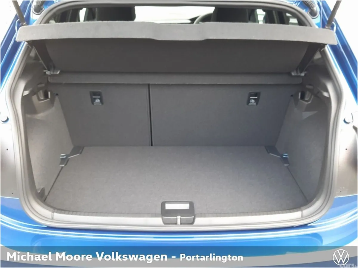 Volkswagen Polo Hatchback, Petrol, 2027, Blue