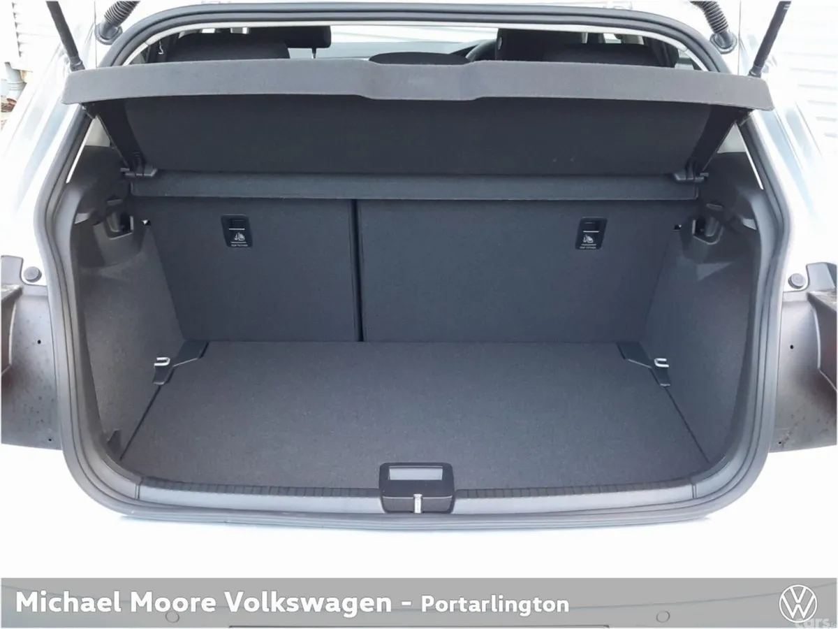 Volkswagen Polo Hatchback, Petrol, 2027, Silver