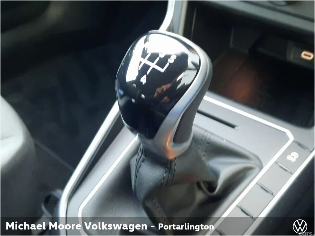 Volkswagen Polo Hatchback, Petrol, 2027, Silver