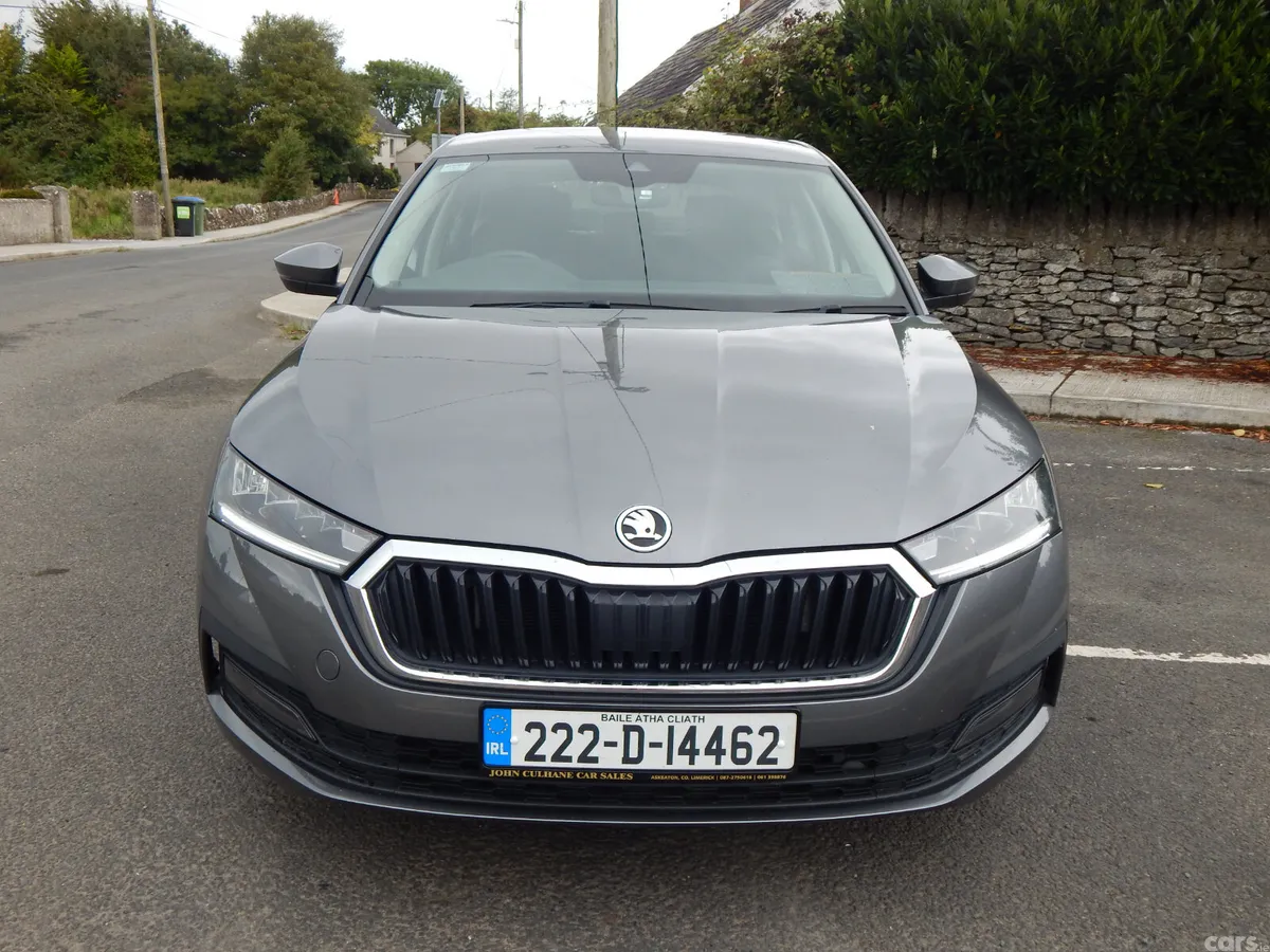 Skoda Octavia Saloon, Diesel, 2022, Grey