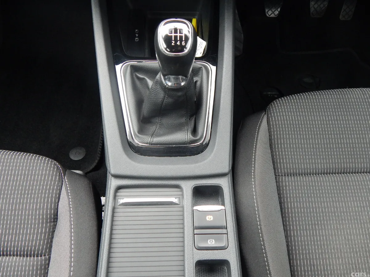 Skoda Octavia Saloon, Diesel, 2022, Grey