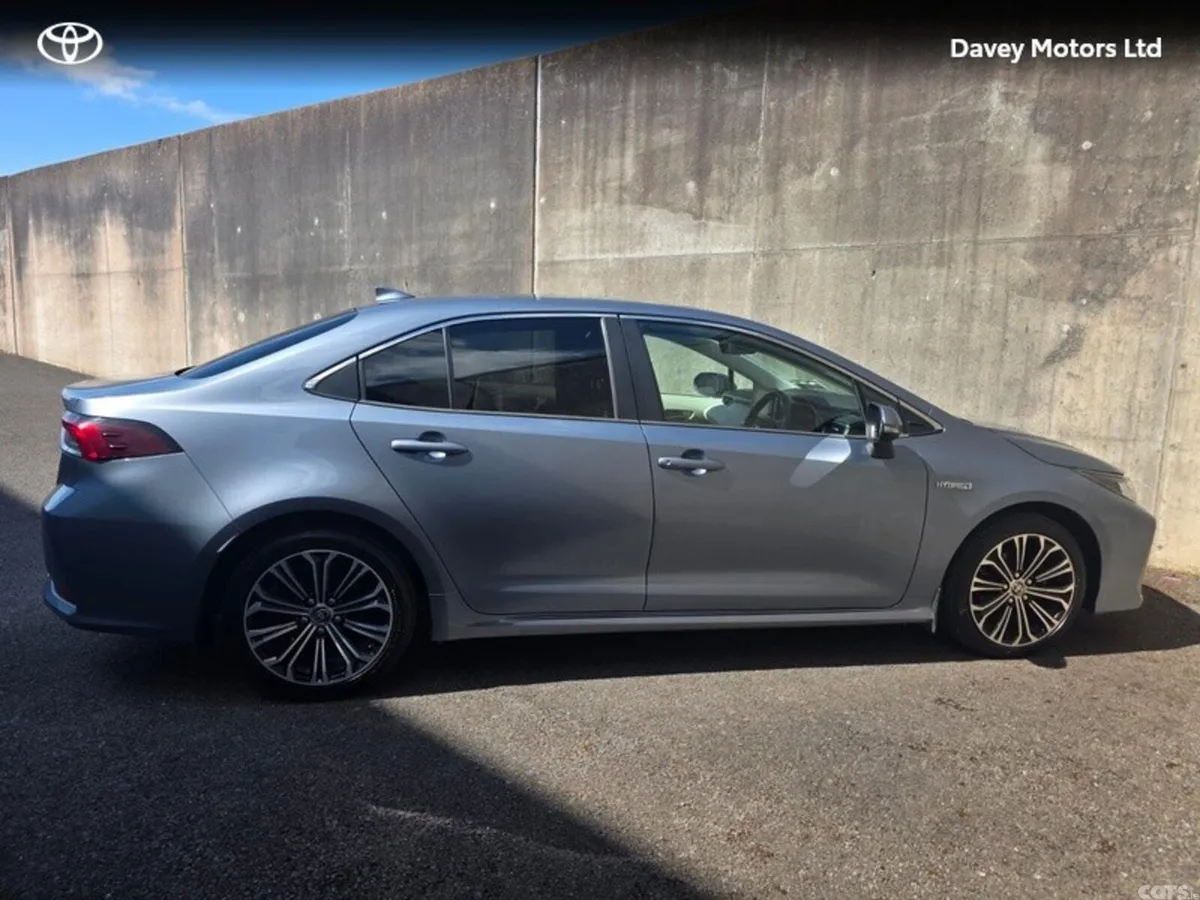 Toyota Corolla Saloon, Petrol Hybrid, 2020, Grey