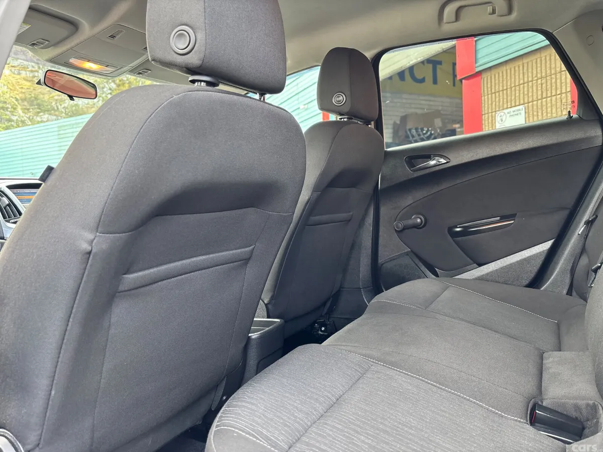 Vauxhall Astra Hatchback, Diesel, 2013, Black