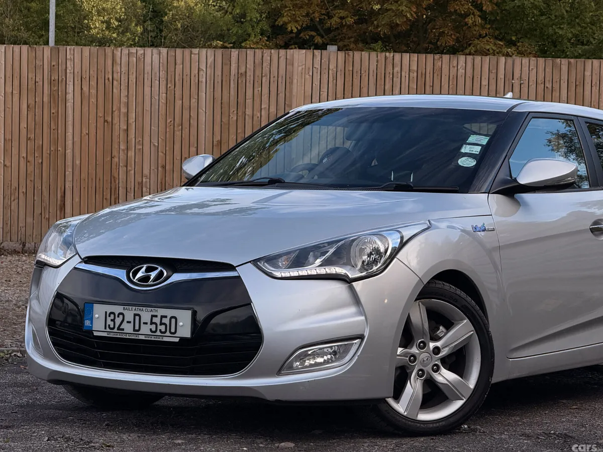 Hyundai Veloster Hatchback, Petrol, 2013, Silver
