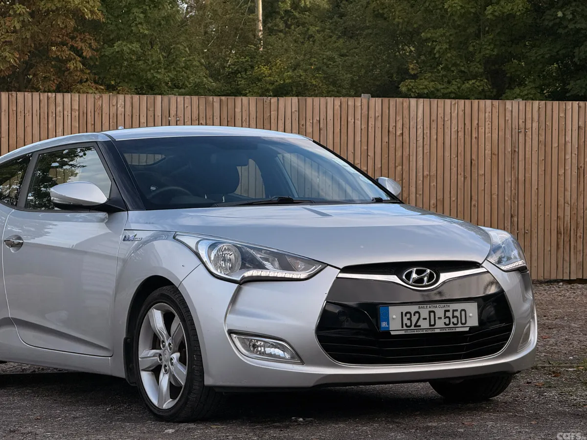 Hyundai Veloster Hatchback, Petrol, 2013, Silver