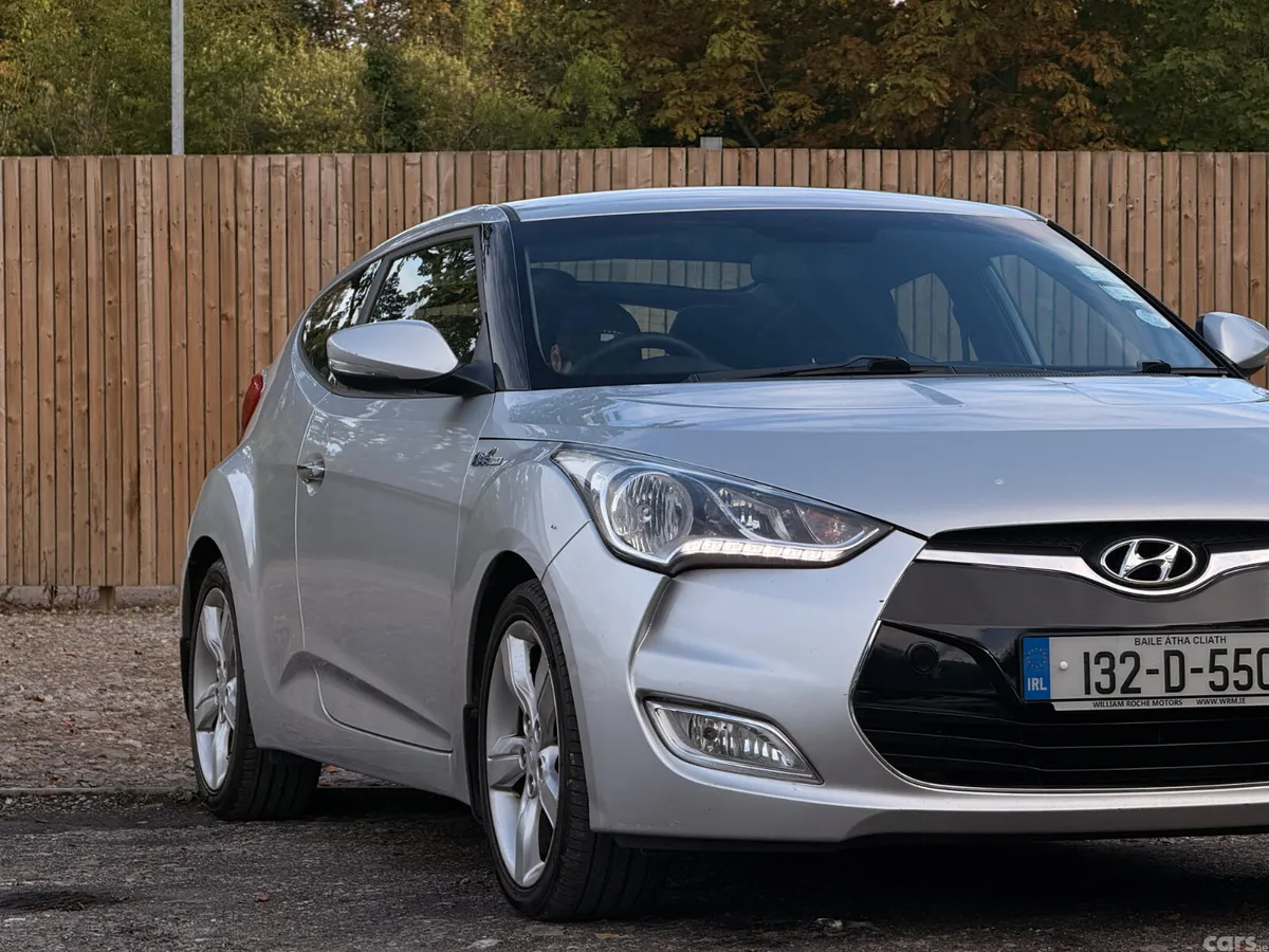 Hyundai Veloster Hatchback, Petrol, 2013, Silver