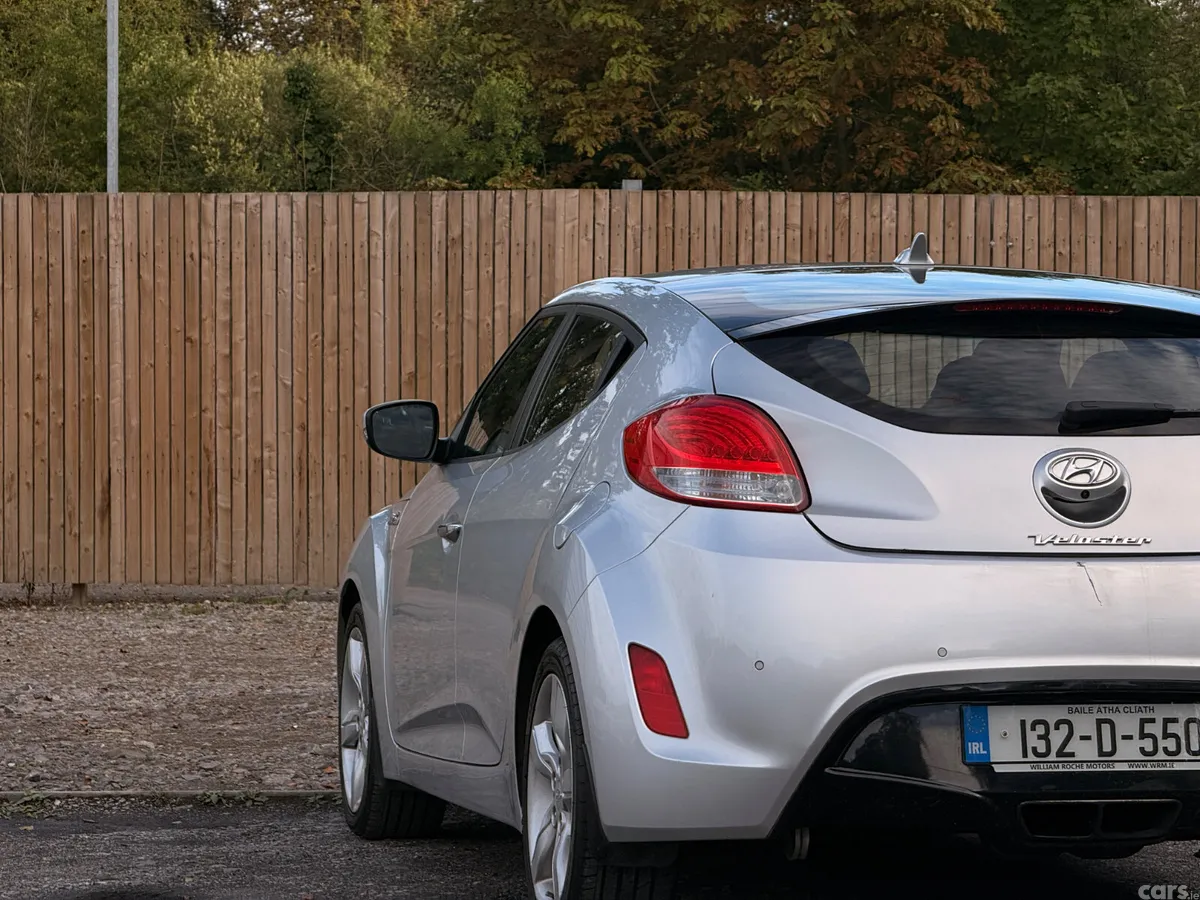 Hyundai Veloster Hatchback, Petrol, 2013, Silver