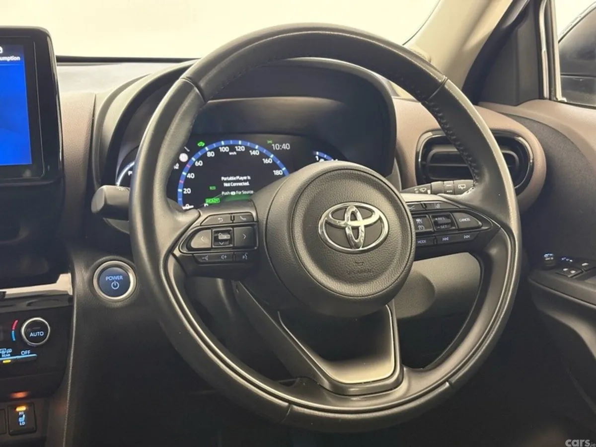 Toyota Yaris Cross SUV, Petrol Hybrid, 2023, White