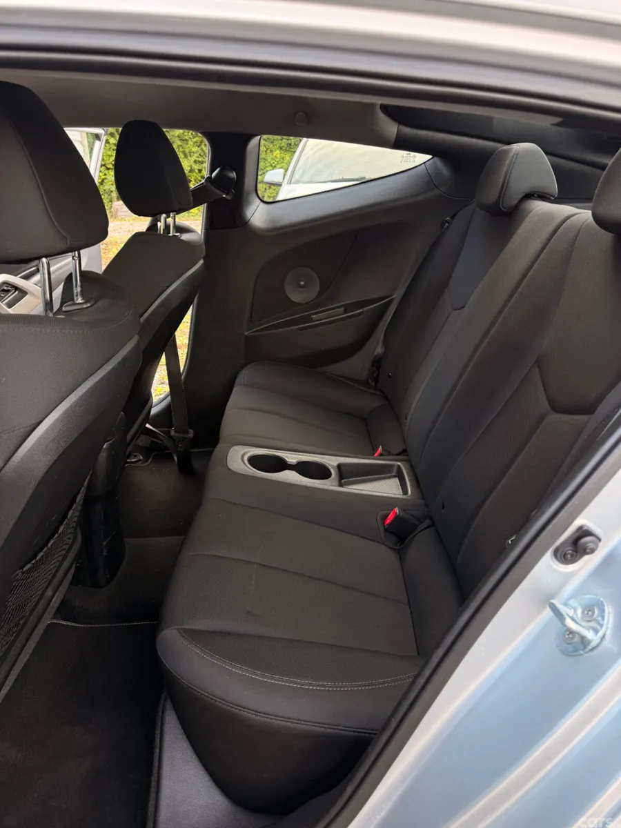 Hyundai Veloster Hatchback, Petrol, 2013, Silver
