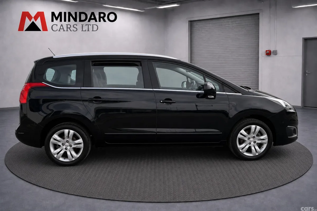 Peugeot 5008 MPV, Diesel, 2016, Black