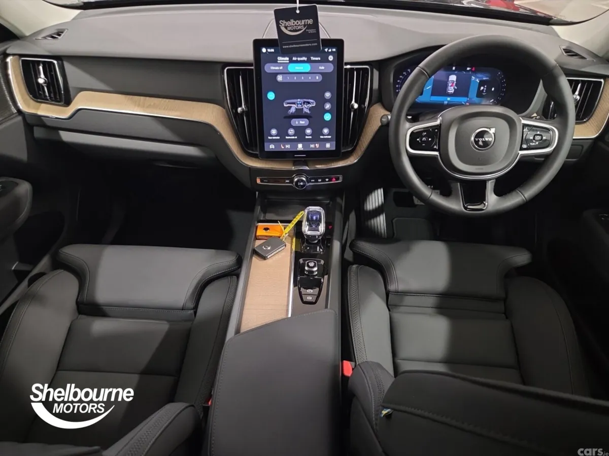 Volvo XC60 Estate, Petrol, 2025, Black