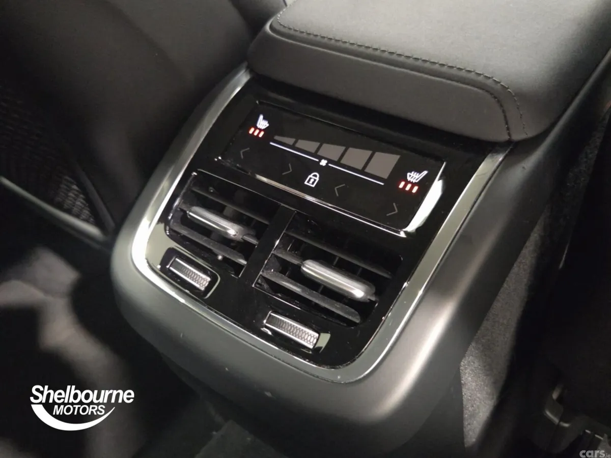 Volvo XC60 Estate, Petrol, 2025, Black