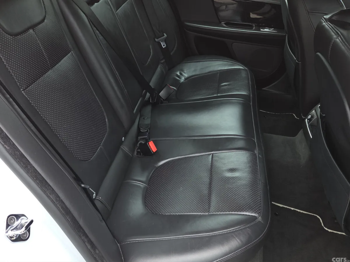 Jaguar XF Saloon, Diesel, 2015, White