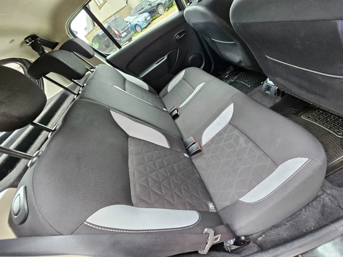 Dacia Sandero Stepway Hatchback, Diesel, 2015, Black