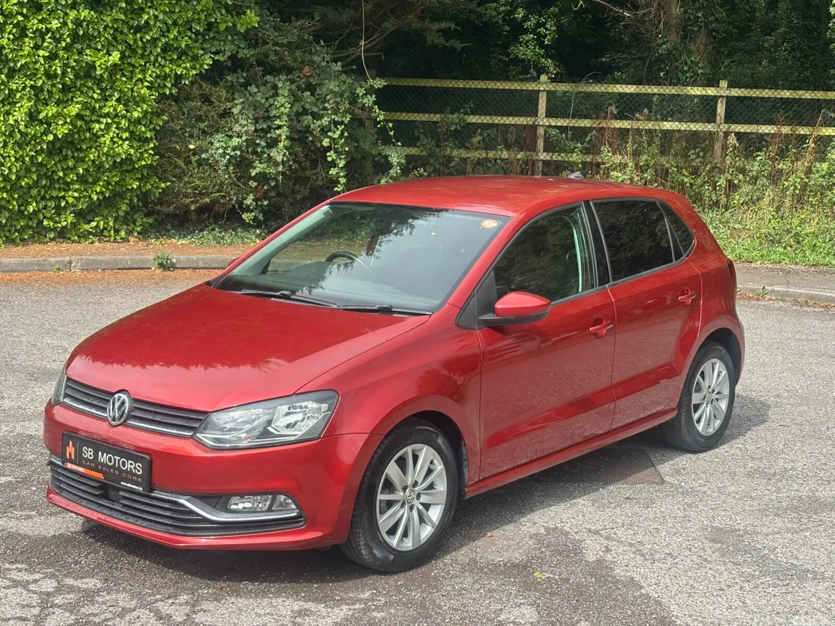 Volkswagen Polo Hatchback, Petrol, 2015, Red