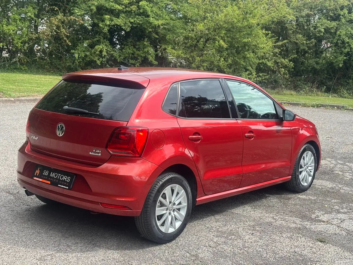 Volkswagen Polo Hatchback, Petrol, 2015, Red
