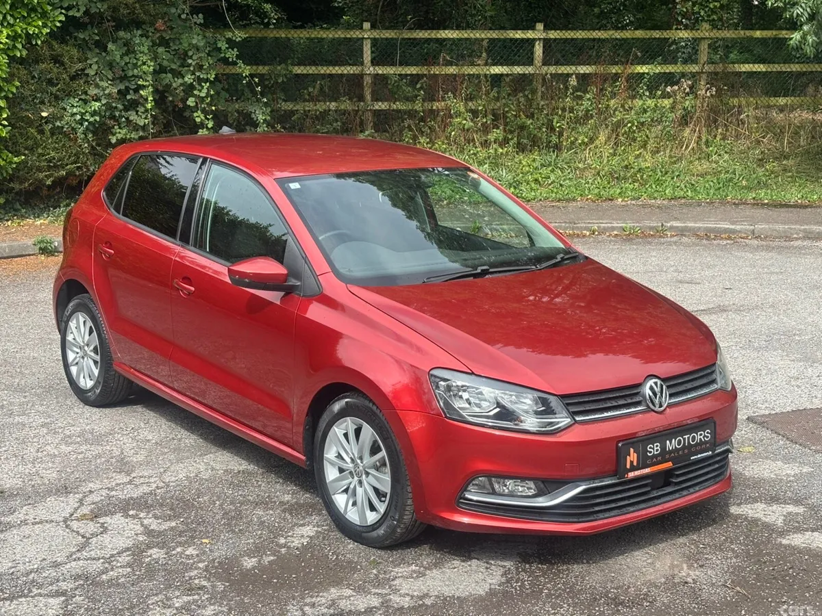 Volkswagen Polo Hatchback, Petrol, 2015, Red