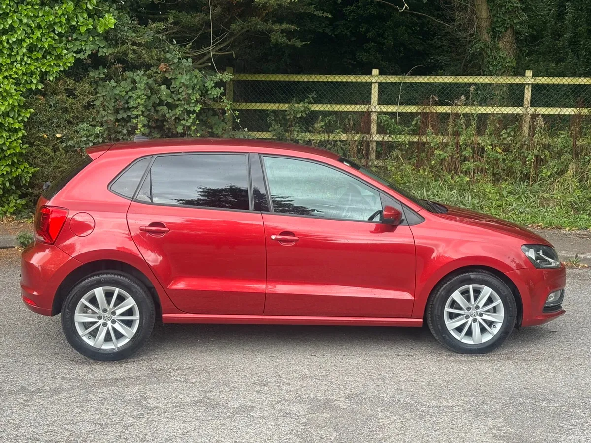Volkswagen Polo Hatchback, Petrol, 2015, Red
