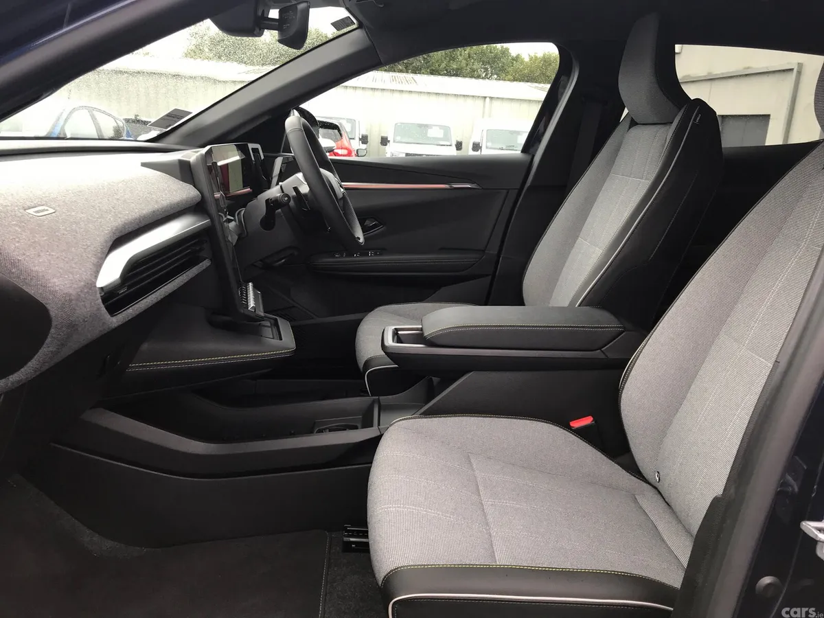 Renault Megane Hatchback, Electric, 2026, Blue