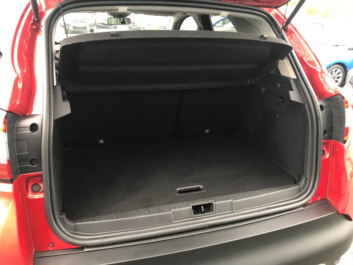 Renault Captur Hatchback, Diesel, 2017, Red