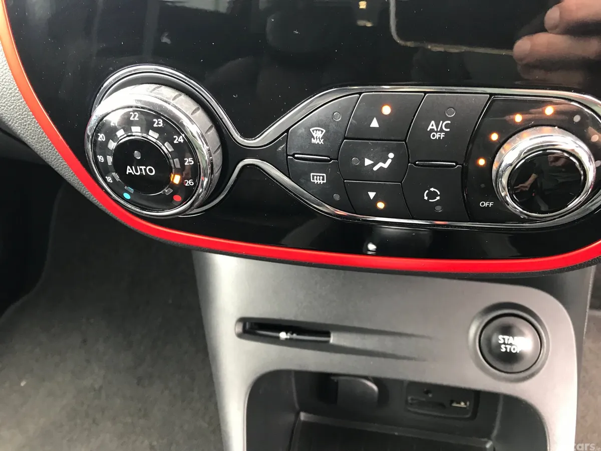 Renault Captur Hatchback, Diesel, 2017, Red