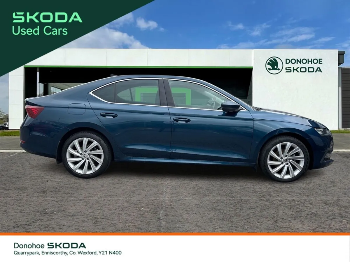 Skoda Octavia Saloon, Diesel, 2024, Blue