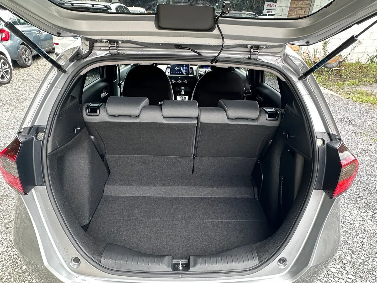 Honda Fit 2021  1.5 HYBRID 57K KM ONLY, Lucan