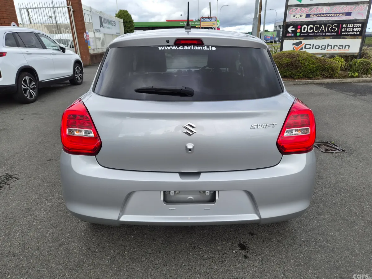 Suzuki Swift Hatchback, Petrol, 2019, Silver