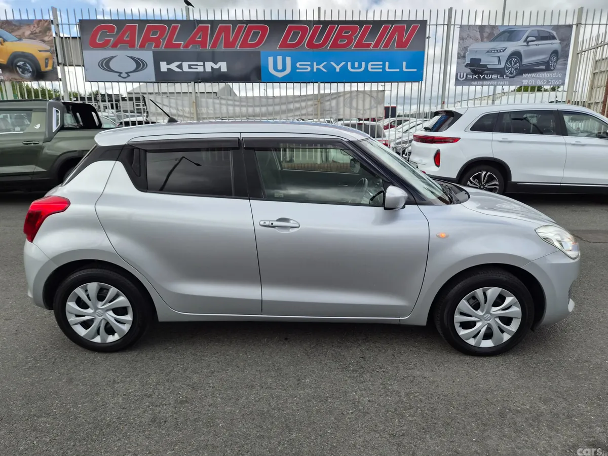 Suzuki Swift Hatchback, Petrol, 2019, Silver