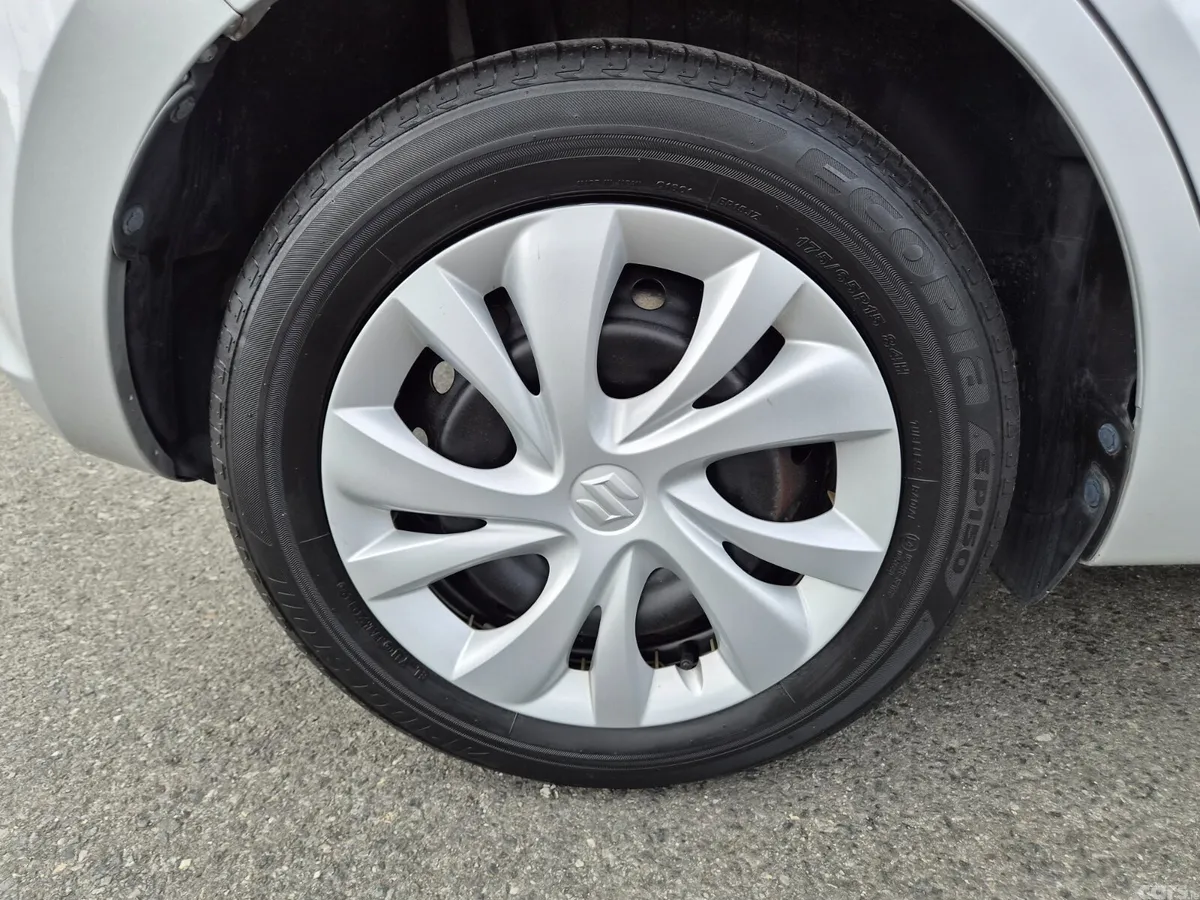 Suzuki Swift Hatchback, Petrol, 2019, Silver