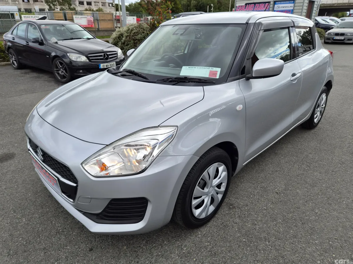 Suzuki Swift Hatchback, Petrol, 2019, Silver