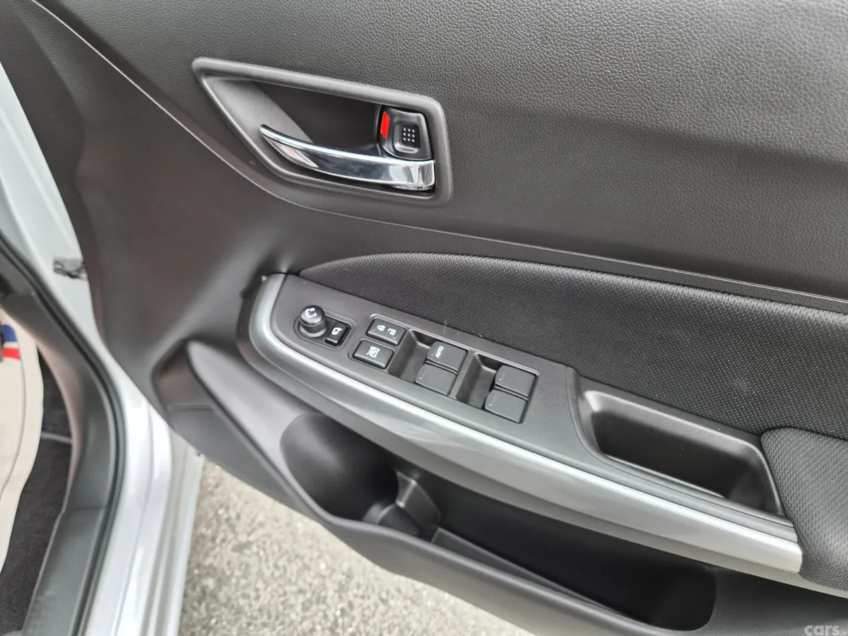 Suzuki Swift Hatchback, Petrol, 2019, Silver