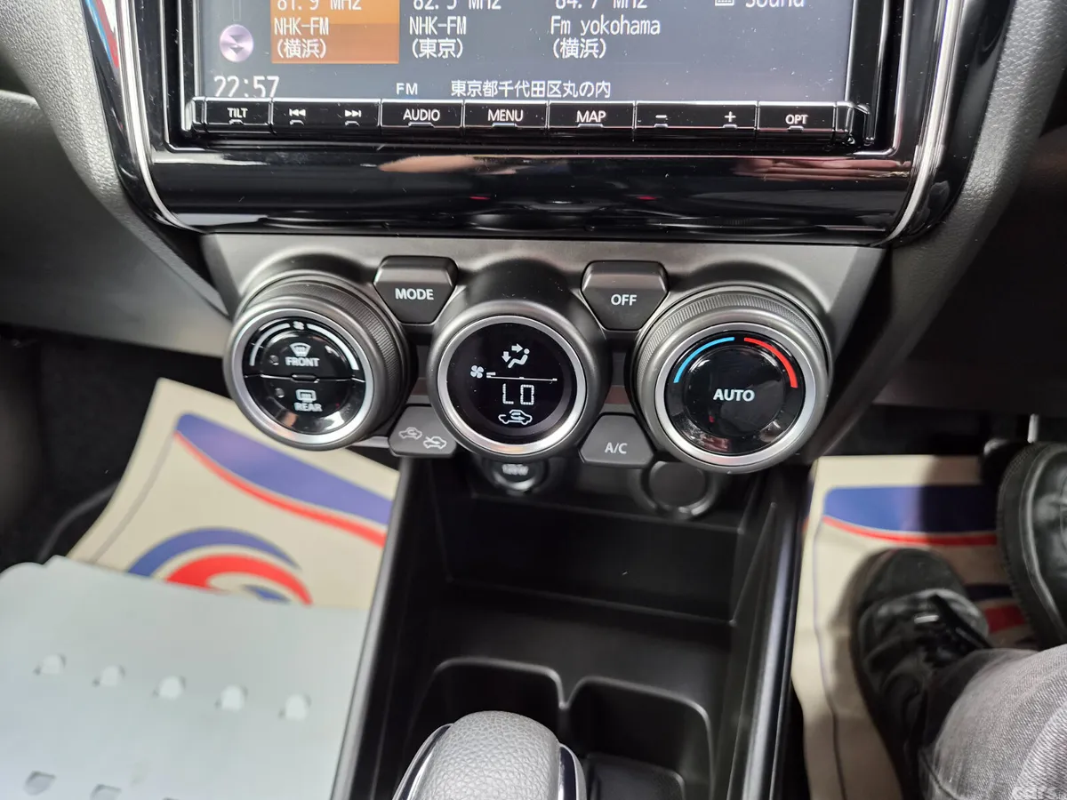 Suzuki Swift Hatchback, Petrol, 2019, Silver