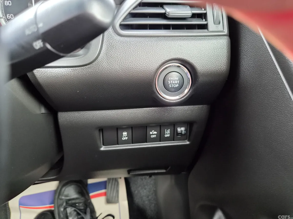 Suzuki Swift Hatchback, Petrol, 2019, Silver
