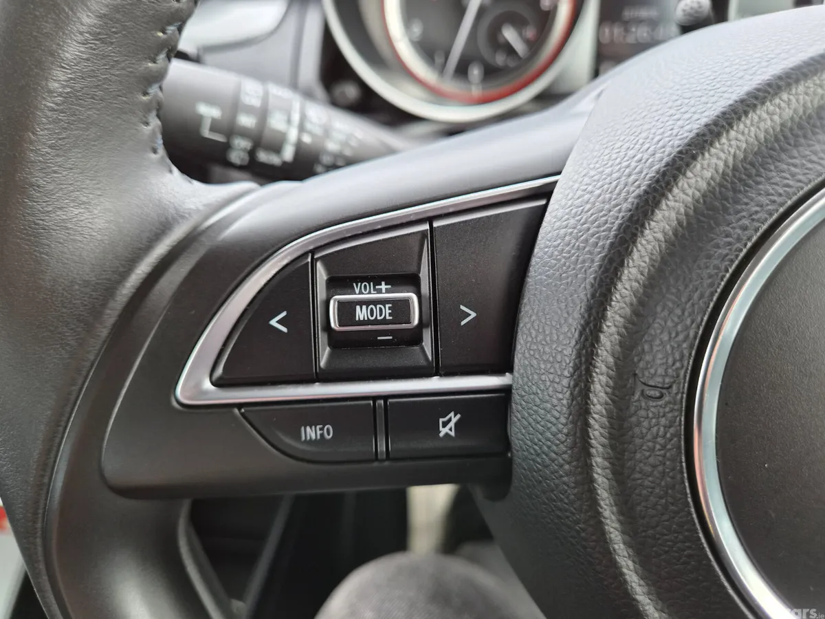 Suzuki Swift Hatchback, Petrol, 2019, Silver