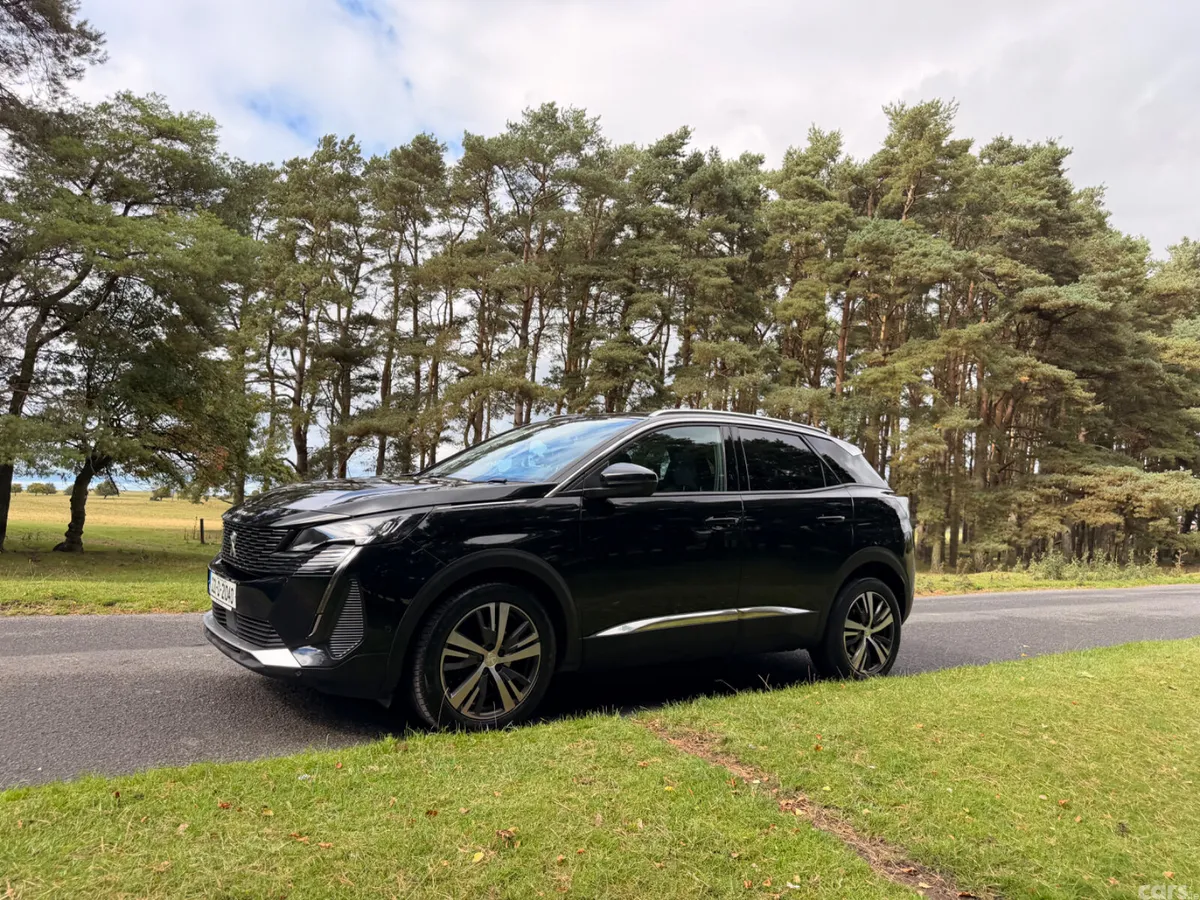 Peugeot 3008 MPV, Petrol, 2022, Black