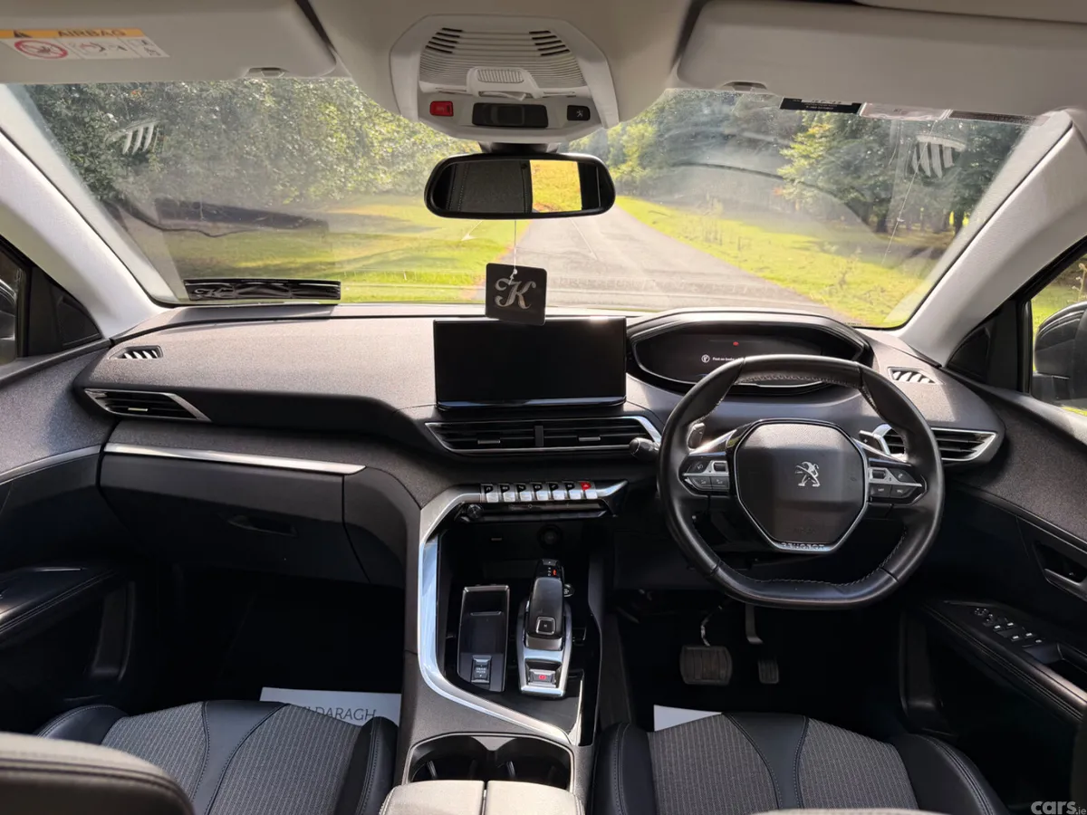 Peugeot 3008 MPV, Petrol, 2022, Black