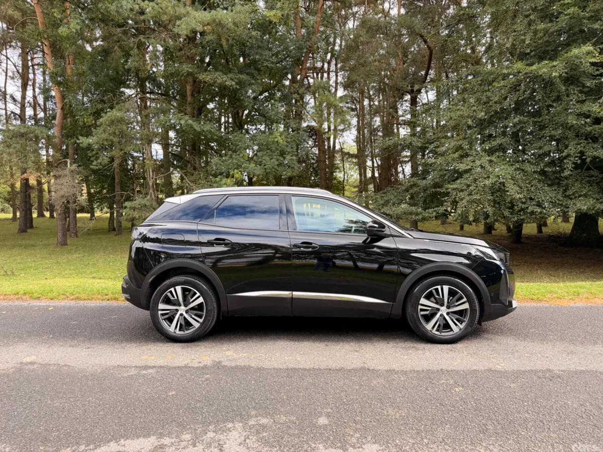 Peugeot 3008 MPV, Petrol, 2022, Black