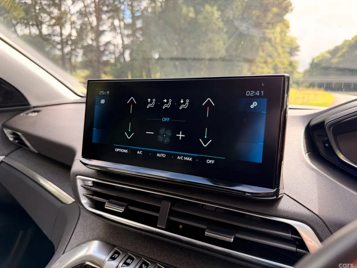 Peugeot 3008 MPV, Petrol, 2022, Black