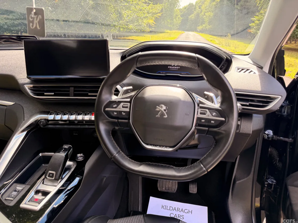 Peugeot 3008 MPV, Petrol, 2022, Black