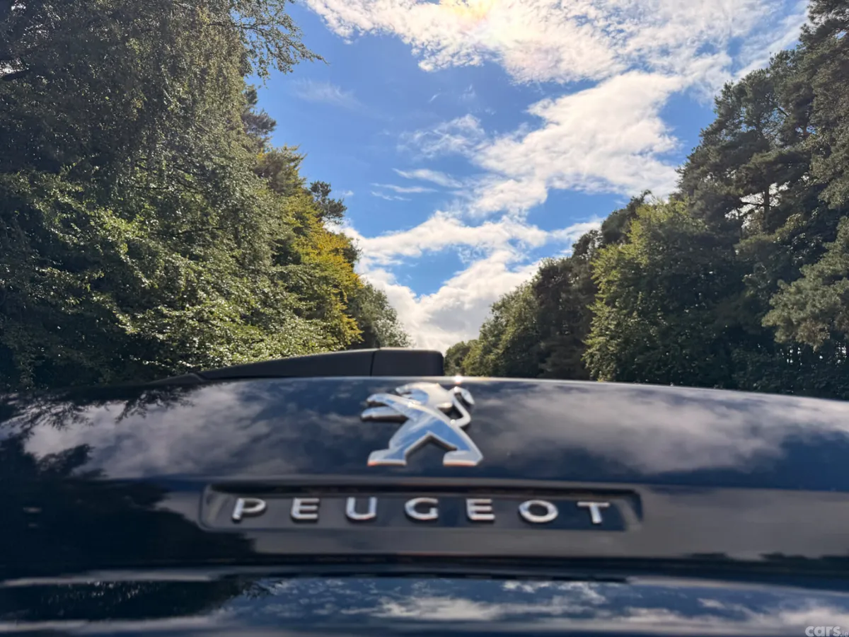 Peugeot 3008 MPV, Petrol, 2022, Black