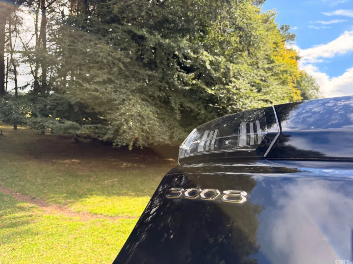 Peugeot 3008 MPV, Petrol, 2022, Black