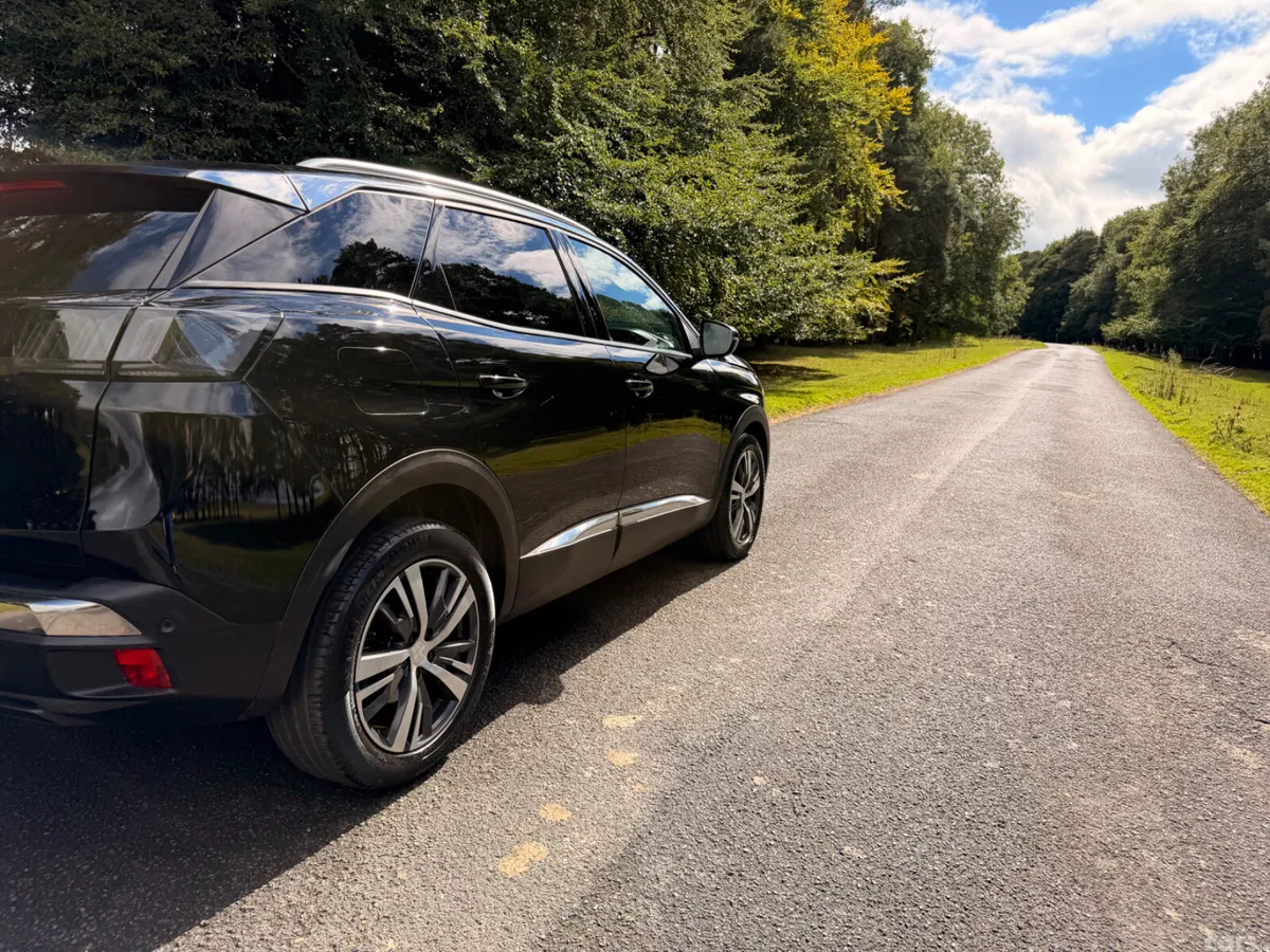 Peugeot 3008 MPV, Petrol, 2022, Black