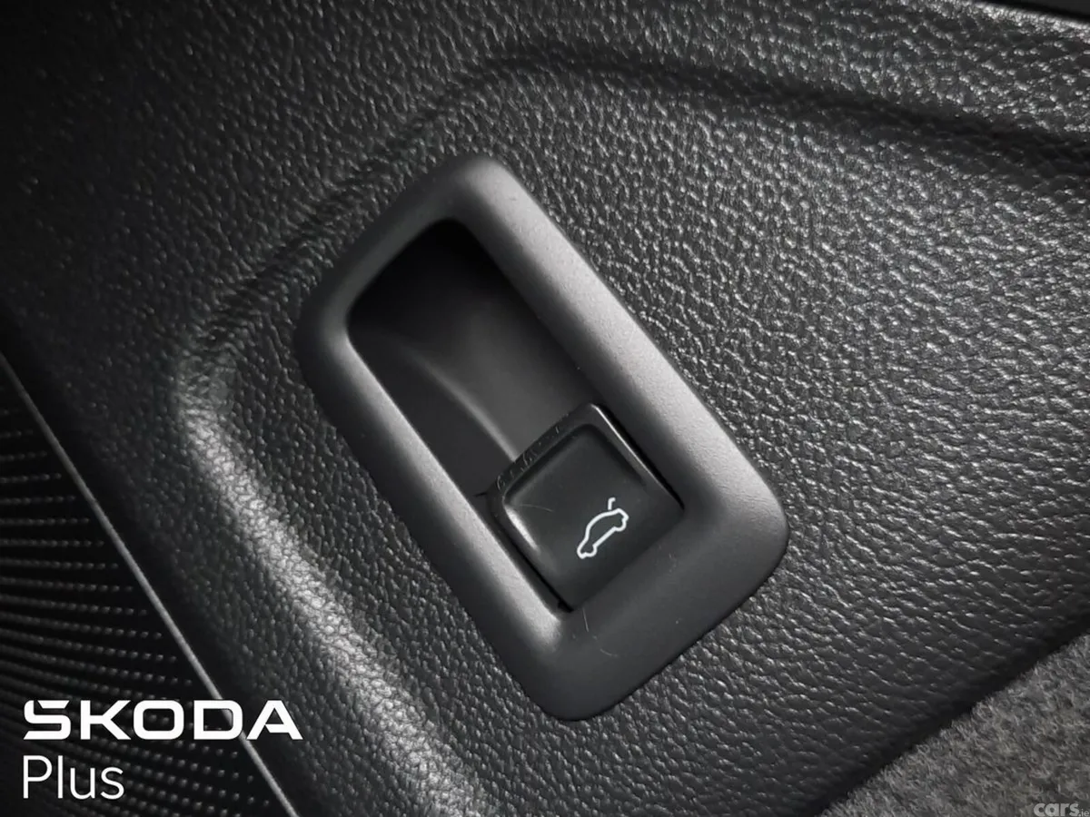 Skoda Superb Saloon, Diesel, 2026, Grey
