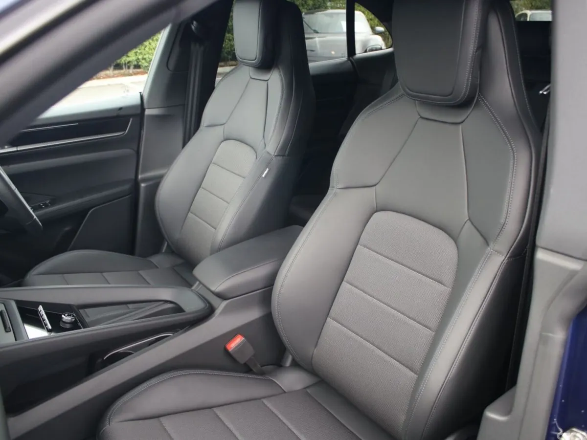 Porsche Macan SUV, Electric, 2026, Blue
