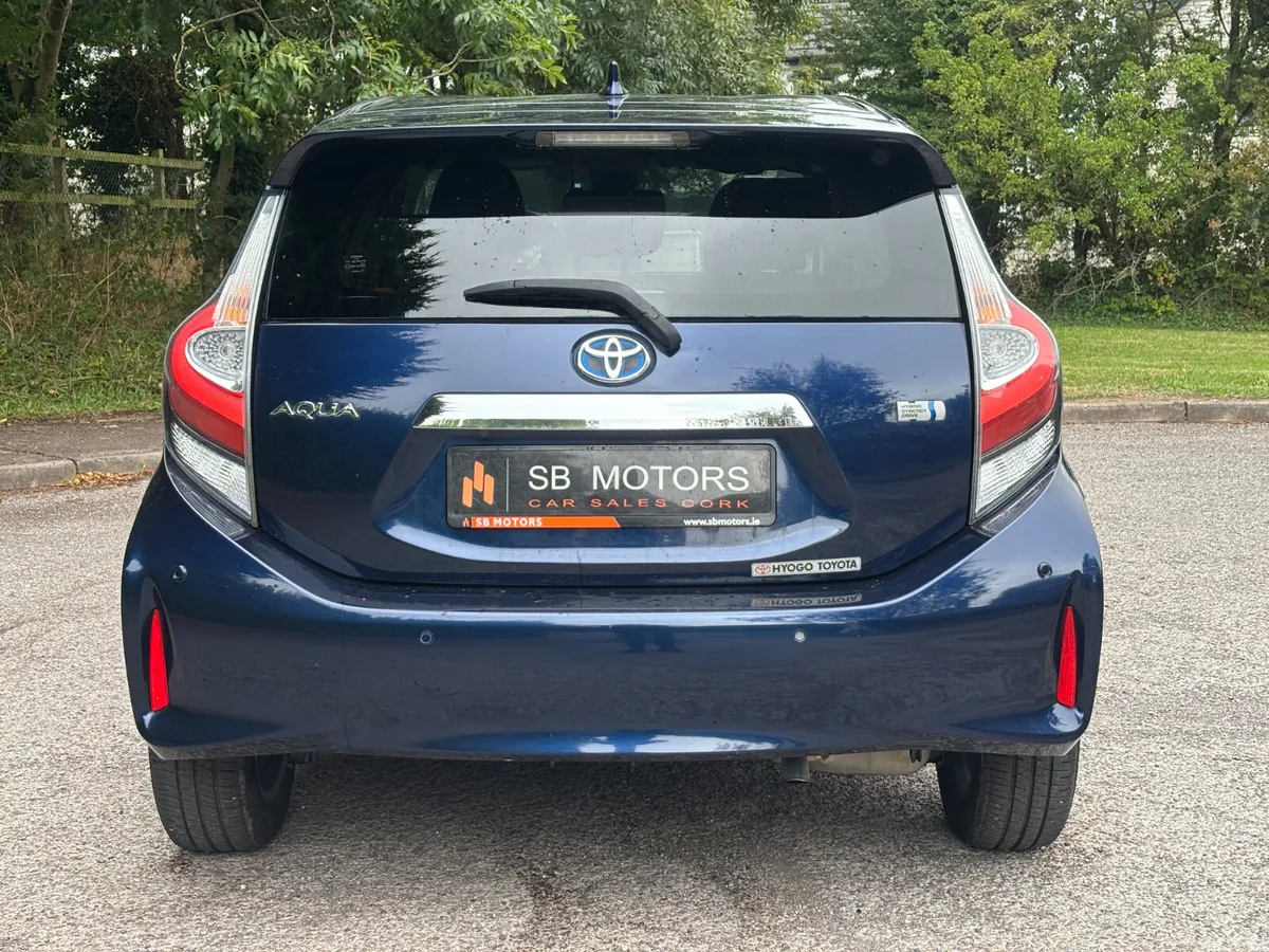 Toyota Aqua Hatchback, Petrol Hybrid, 2019, Blue